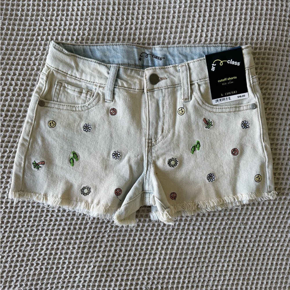 Art Class Light Denim Cut-off Embroidered Jean Shorts